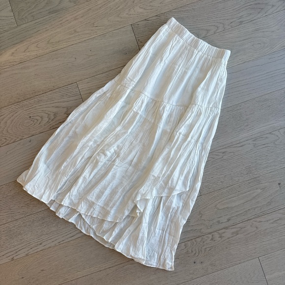 SH30 Trendy White flowy boho skirt size small - Picture 2 of 3